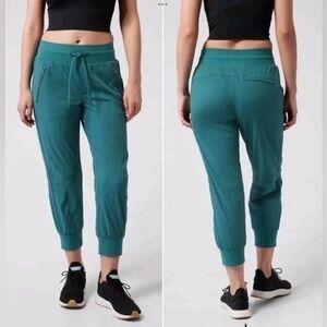 NWT Athleta Trekkie North Crop Jogger 10 Borealis Green